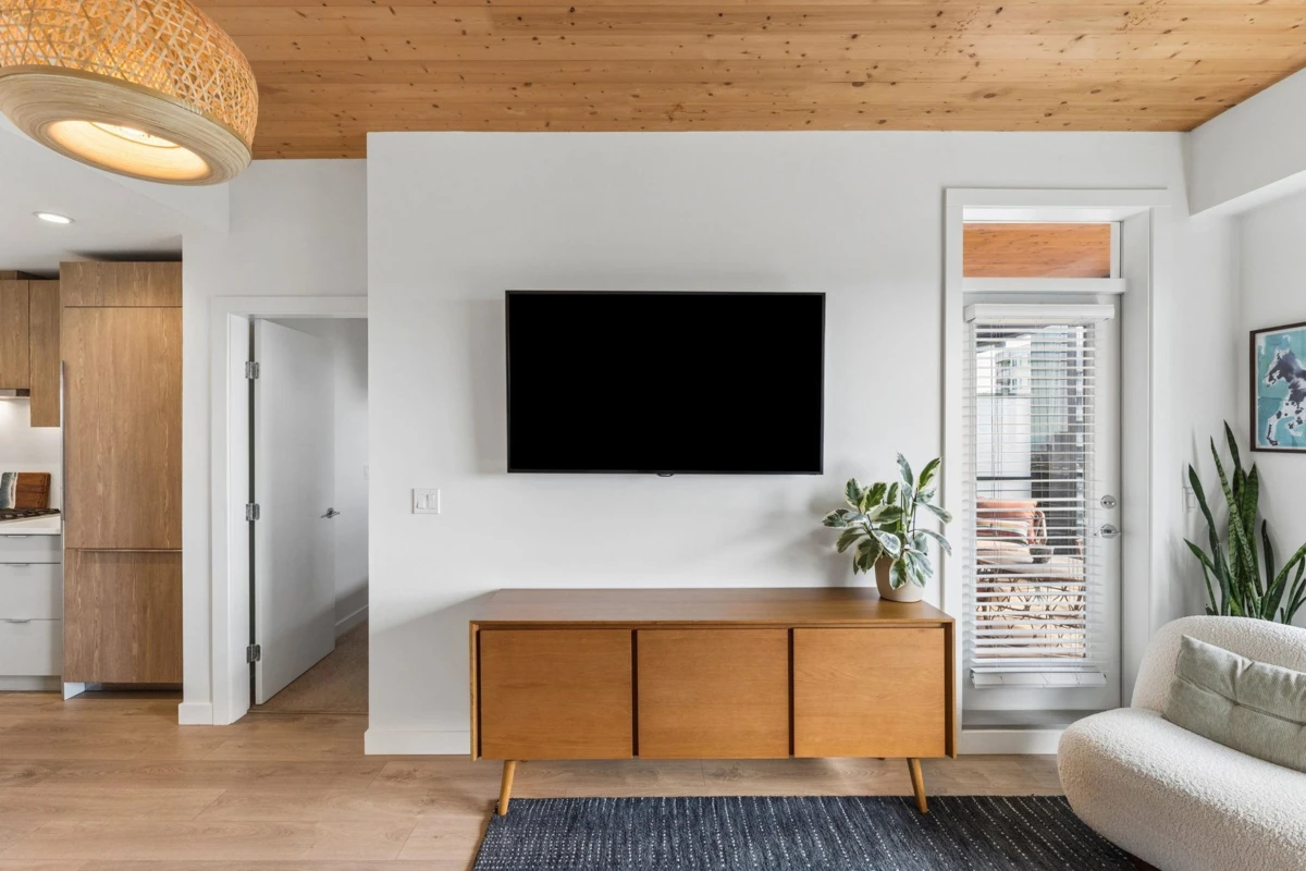 Living Room Photo of 603 108 E 8th Street, North Vancouver, BC
