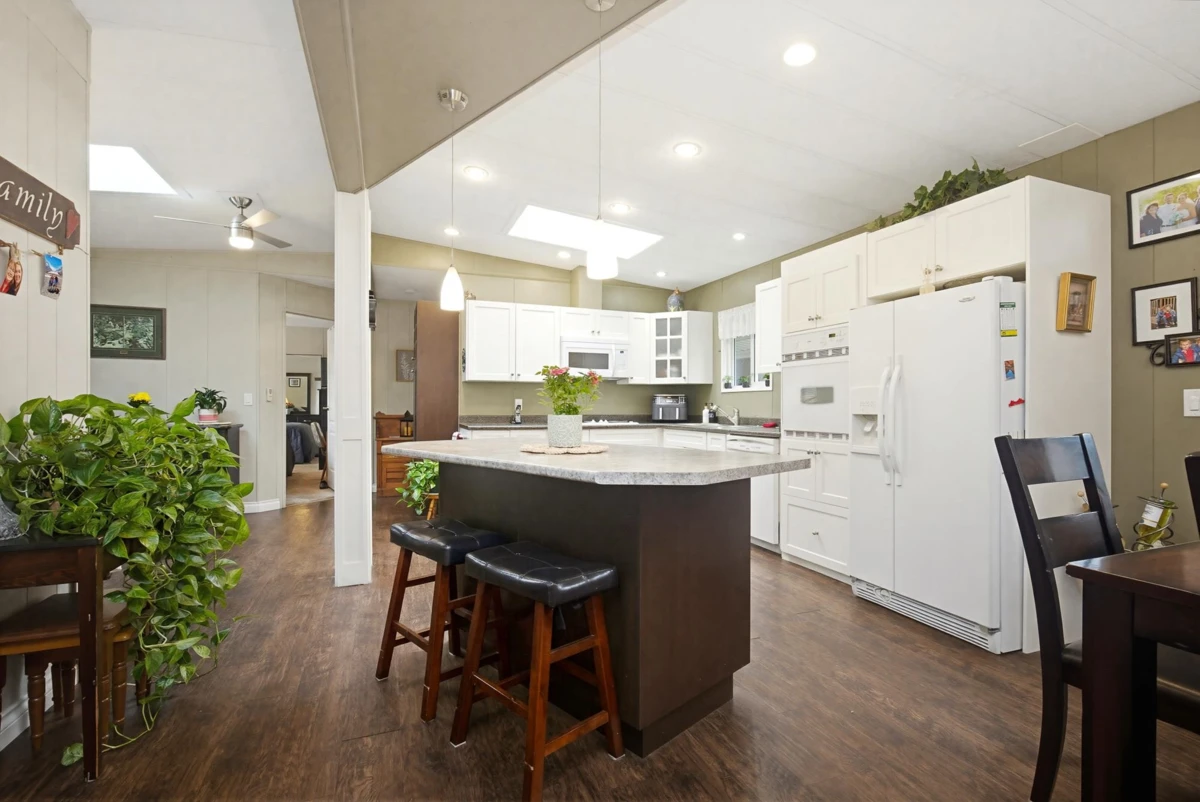 Living Room Photo of 6 27111 Avenue, Langley, BC