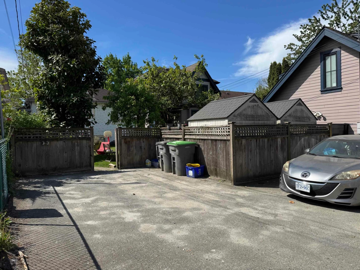 Dining Area Photo of 185 W 23rd Avenue, Vancouver, BC