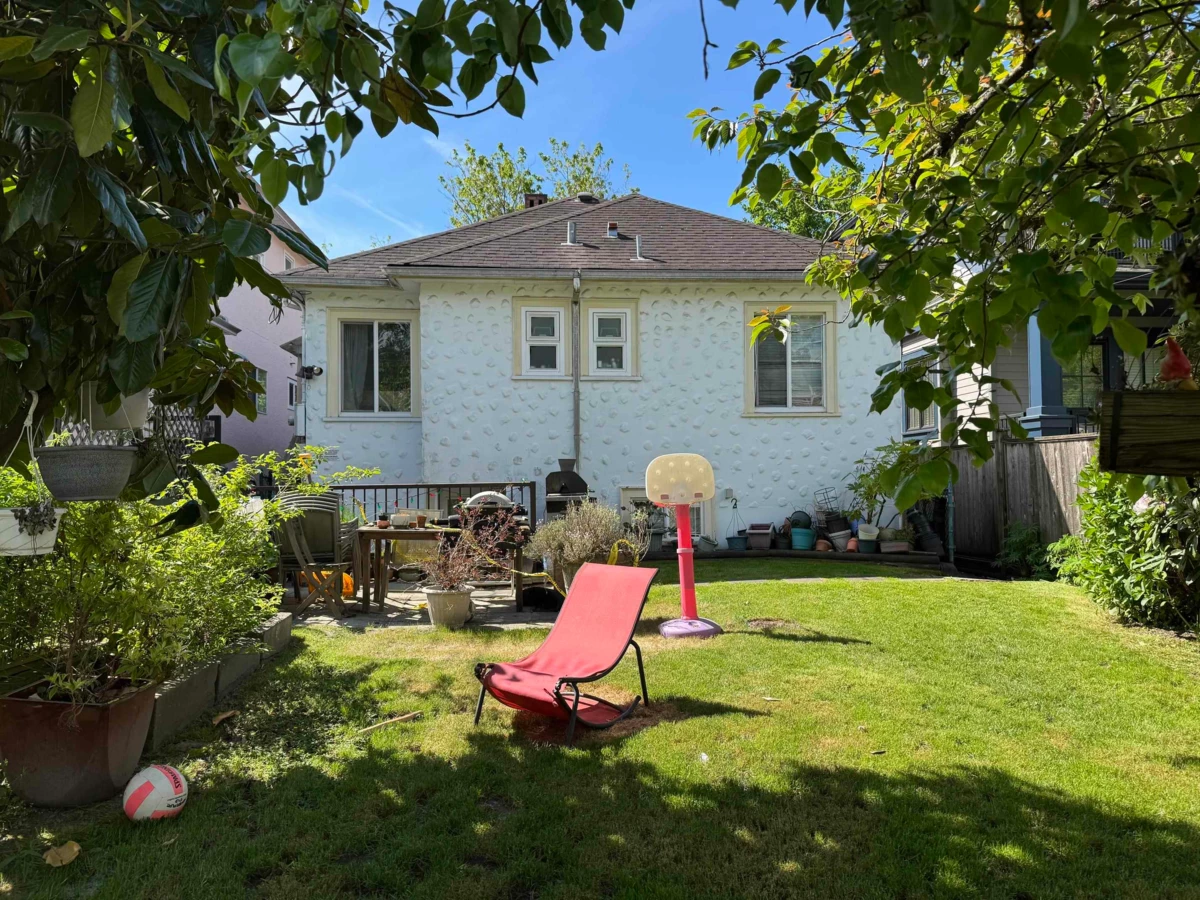 Family Room Photo of 185 W 23rd Avenue, Vancouver, BC