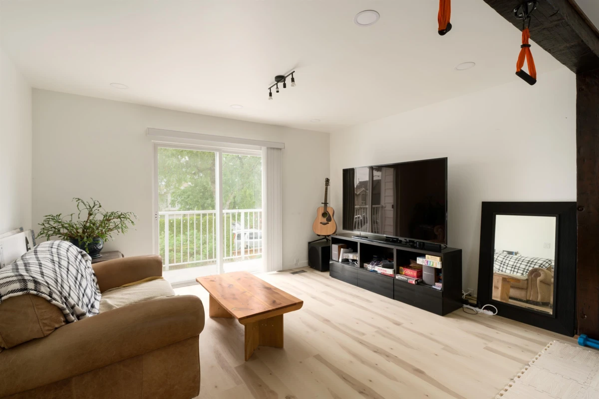 Dining Area Photo of 2066 E 23rd Avenue, Vancouver, BC