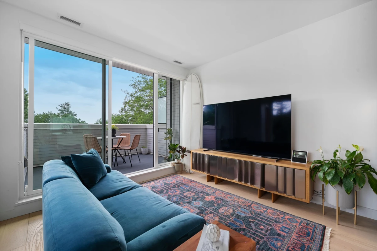Dining Area Photo of 201 650 E 2nd Street, North Vancouver, BC