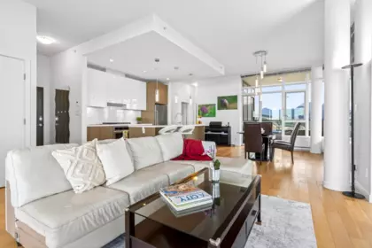 Kitchen Island Photo of 4101 3080 Lincoln Avenue, Coquitlam, BC
