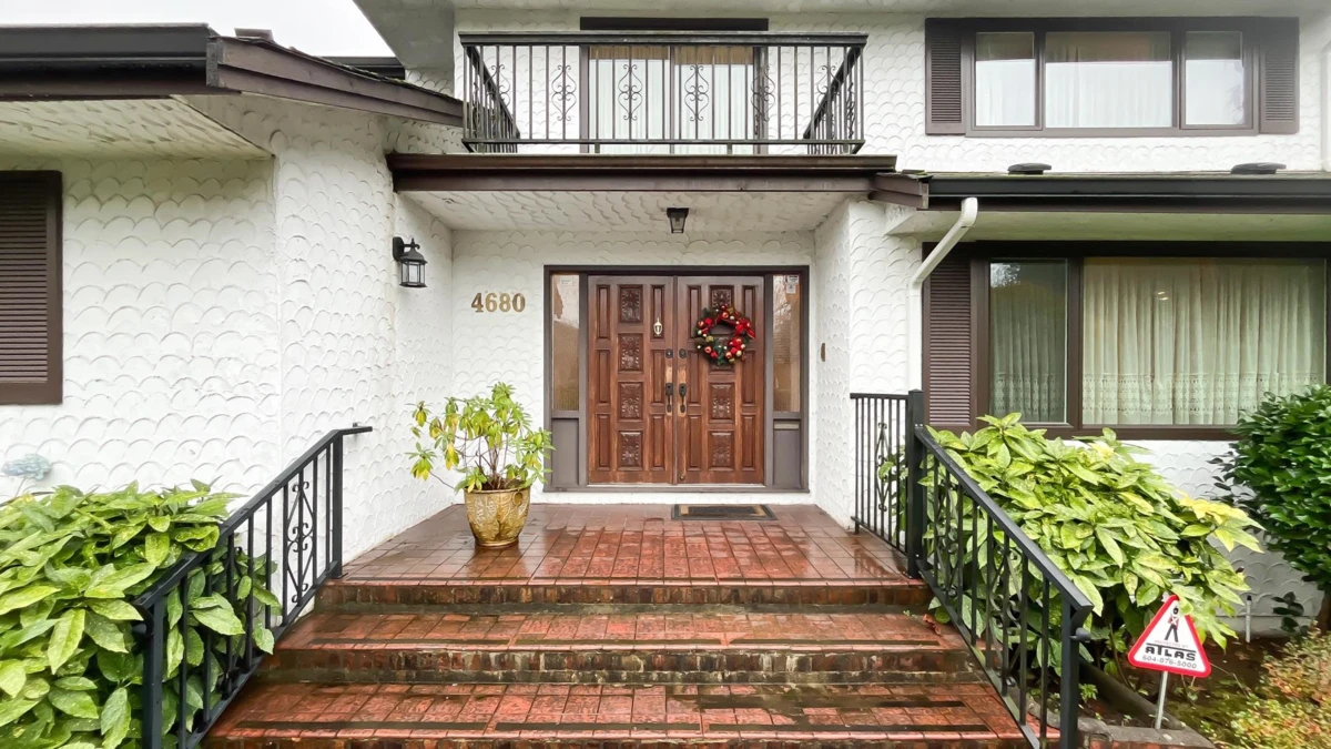 Family Room Photo of 4680 W 15th Avenue, Vancouver, BC