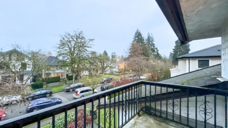 Entry Foyer Photo of 4680 W 15th Avenue, Vancouver, BC