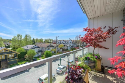 Front Yard Photo of 301 2345 Rindall Avenue, Port Coquitlam, BC