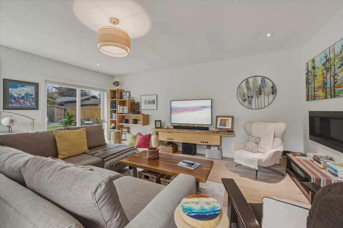 Family Room Photo of 41562 Rod Road, Squamish, BC