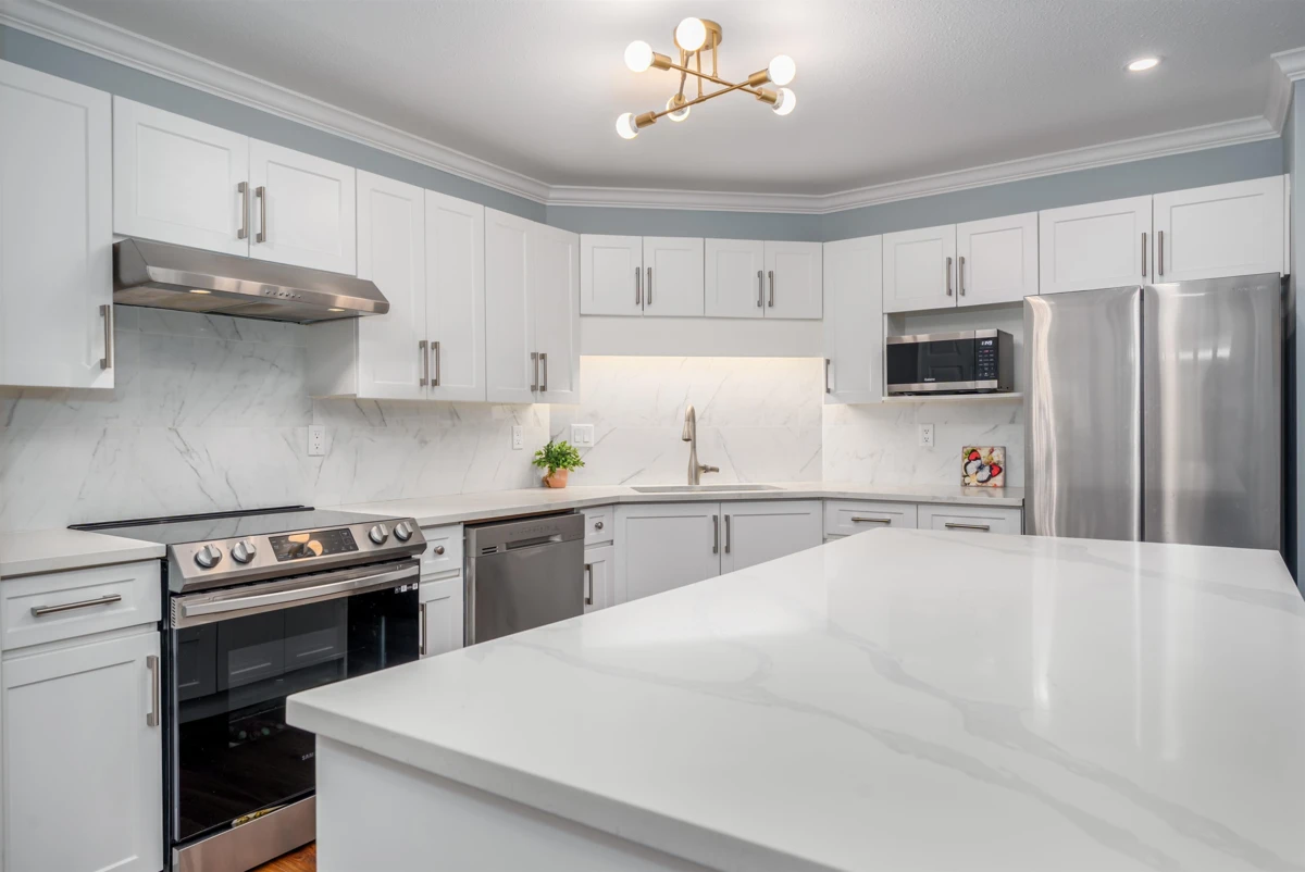 Dining Area Photo of 301 2410 Emerson Street, Abbotsford, BC