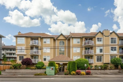 301 2410 Emerson Street, Abbotsford, BC, Abbotsford — Apartment/Condo for sale