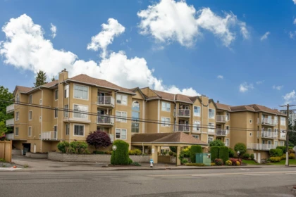 Hot Tub / Spa Photo of 301 2410 Emerson Street, Abbotsford, BC