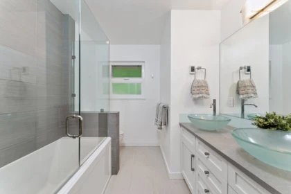 Hallway Photo of 4375 Woodcrest Road, West Vancouver, BC