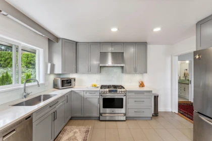 Laundry Room Photo of 4375 Woodcrest Road, West Vancouver, BC