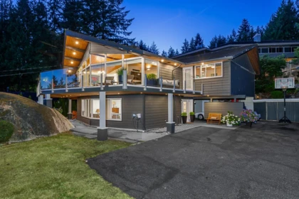 Swimming Pool Photo of 4375 Woodcrest Road, West Vancouver, BC