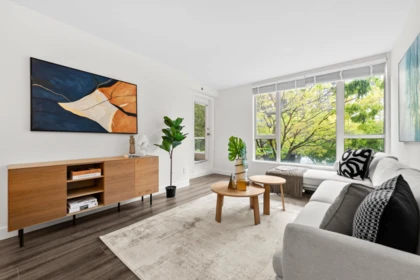 201 5189 Gaston Street, Vancouver, BC, Vancouver — Apartment/Condo for sale