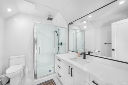 Hallway Photo of 4911A 53 Street, Delta, BC