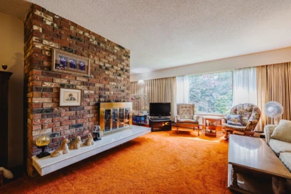 Staircase Photo of 21190 Glenwood Avenue, Maple Ridge, BC