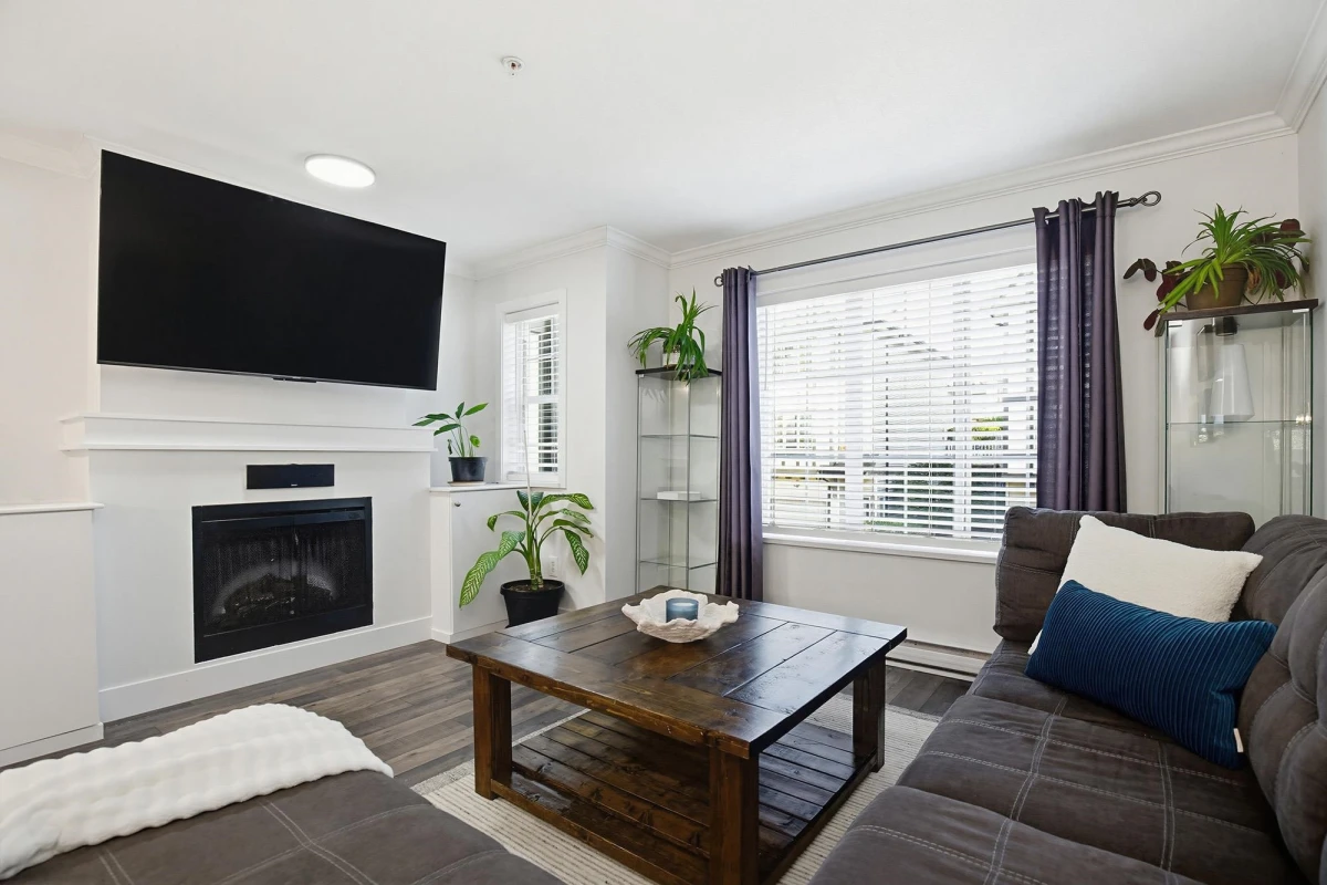 Living Room Photo of 99 20875 80 Avenue, Langley, BC