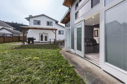 Swimming Pool Photo of 45765 Thomas Road, Chilliwack, BC