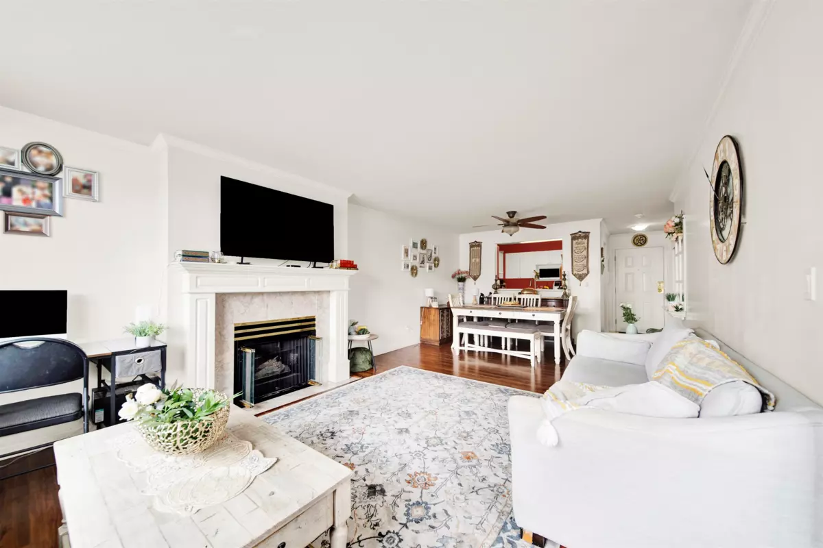 Family Room Photo of 102 9765 140 Street, Surrey, BC