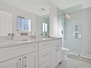 Laundry Room Photo of 6323 171a Street, Surrey, BC