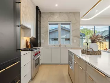 Kitchen Photo of 2 3255 W 13th Avenue, Vancouver, BC