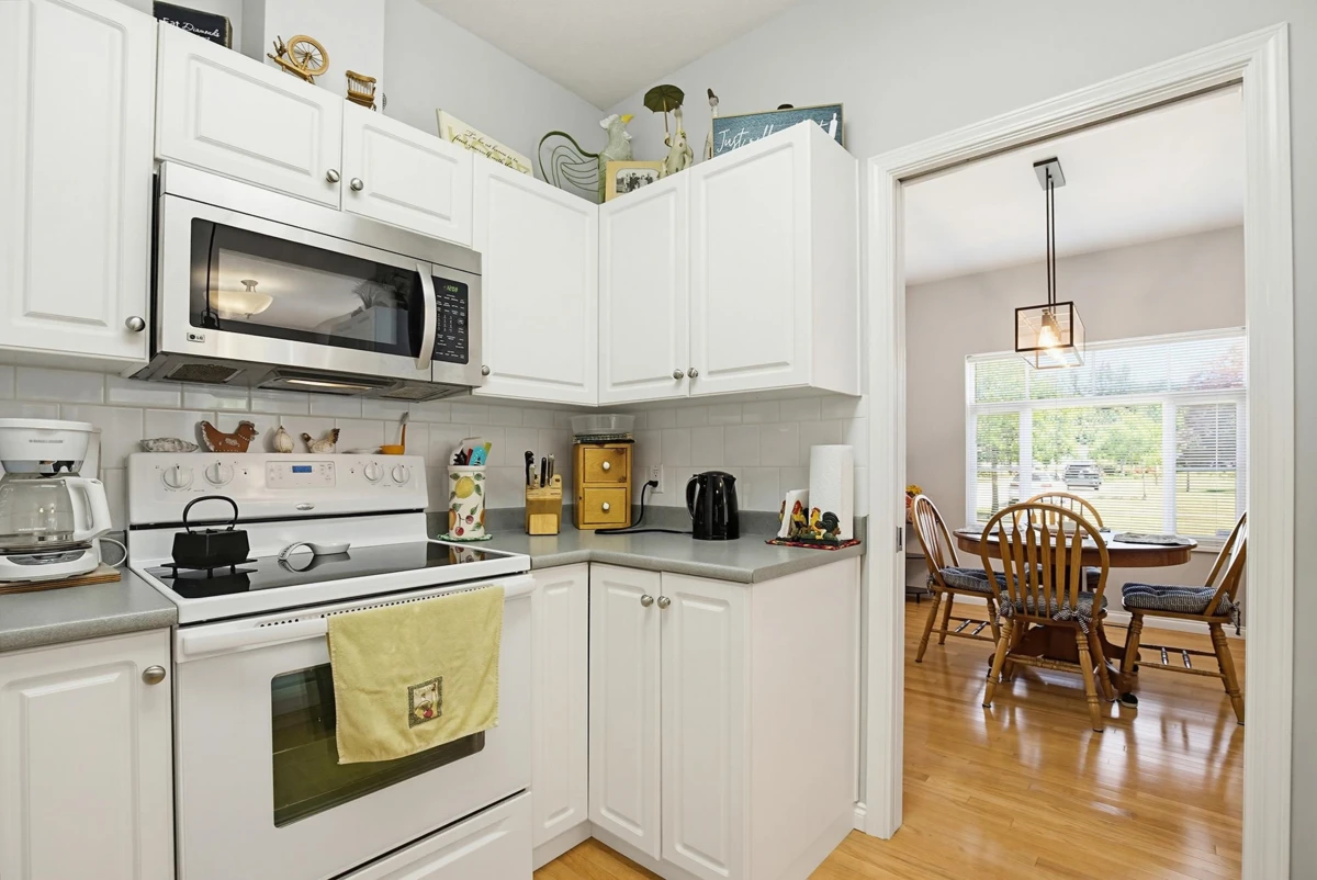 Dining Area Photo of 146 33751 7 Avenue, Mission, BC