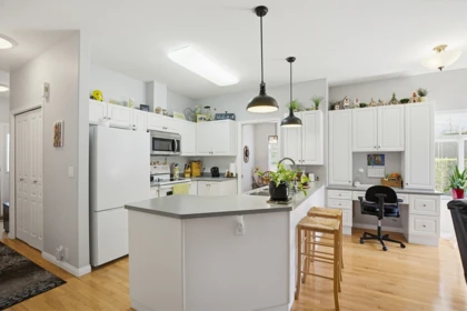 Kitchen Island Photo of 146 33751 7 Avenue, Mission, BC