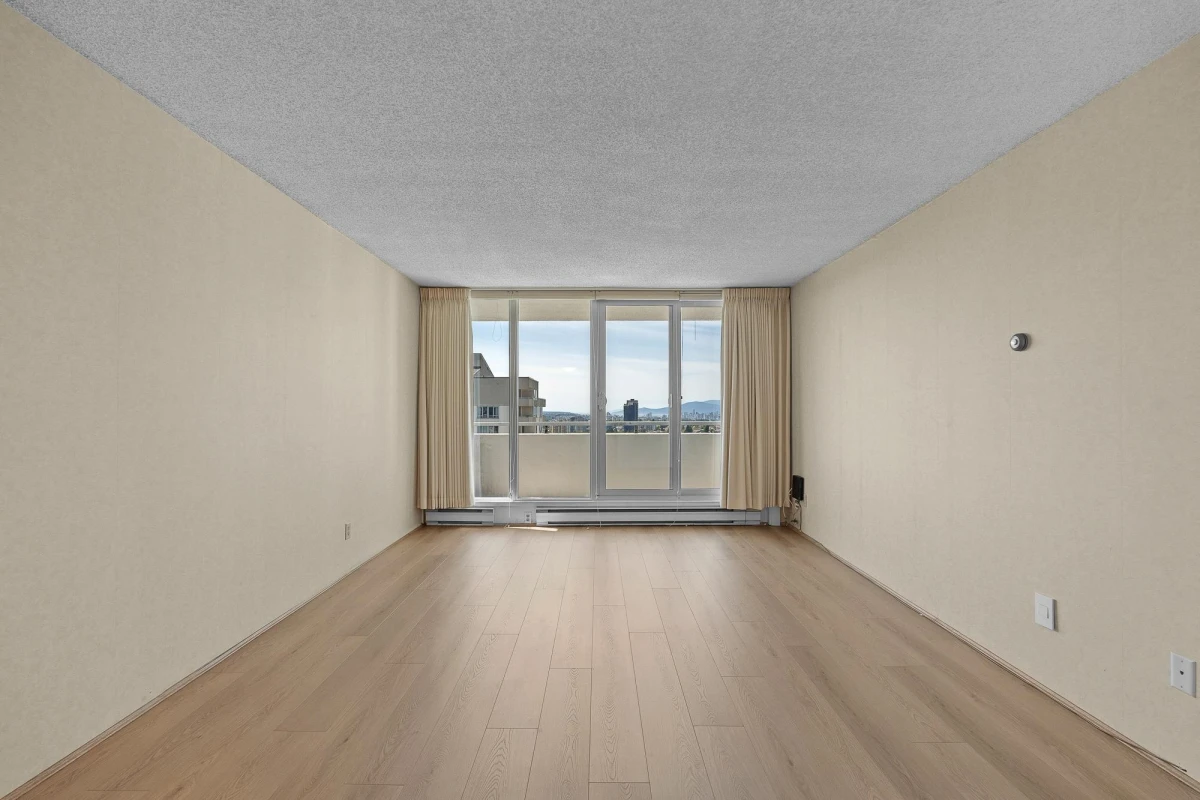 Living Room Photo of 2001 5645 Barker Avenue, Burnaby, BC