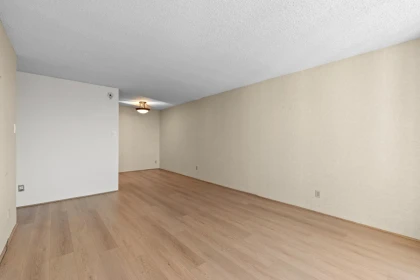 2001 5645 Barker Avenue, Burnaby, BC, Burnaby — Apartment/Condo for sale