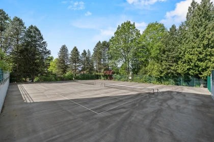 Fitness Center Photo Near 2001 5645 Barker Avenue, Burnaby, BC