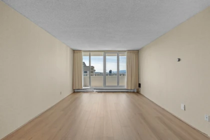 2001 5645 Barker Avenue, Burnaby, BC, Burnaby — Apartment/Condo for sale