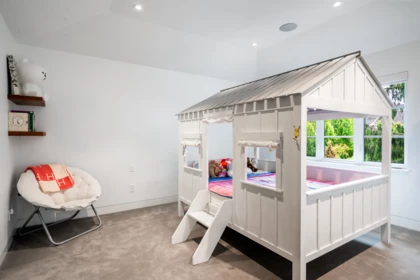 Mudroom Photo of 14073 34a Avenue, Surrey, BC