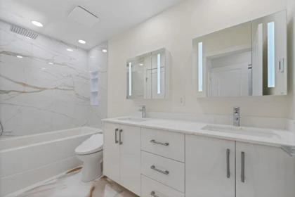 Primary Bathroom Photo of 39 19477 72a Avenue, Surrey, BC