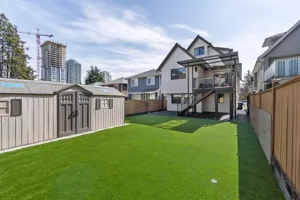 Garden / Landscaping Photo of 331 Keary Street, New Westminster, BC