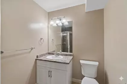 Hallway Photo of 331 Keary Street, New Westminster, BC
