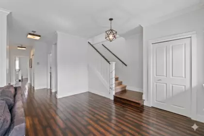 Walk-In Closet Photo of 331 Keary Street, New Westminster, BC