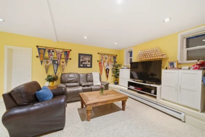 Basement Recreation Room Photo of 4383 Cove Cliff Road, North Vancouver, BC