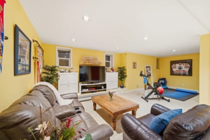 Loft / Bonus Room Photo of 4383 Cove Cliff Road, North Vancouver, BC