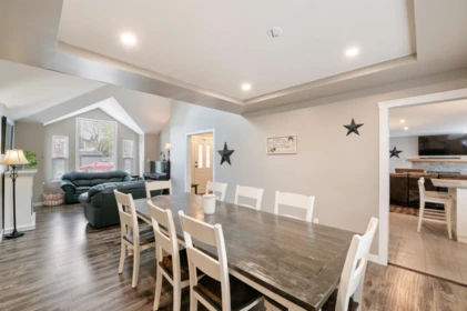 Breakfast Nook Photo of 35408 Lethbridge Drive, Abbotsford, BC