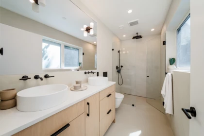 Hallway Photo of 5208 Ross Street, Vancouver, BC