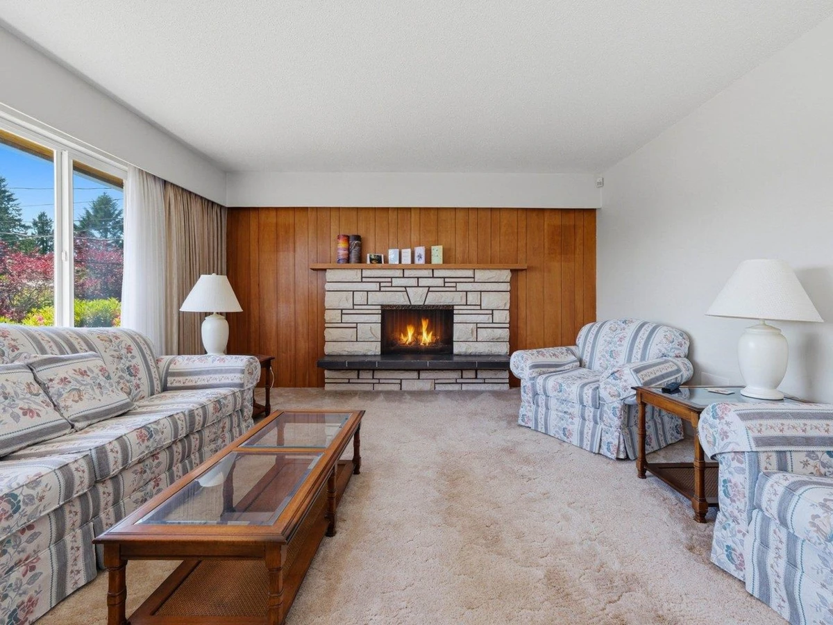 Living Room Photo of 1218 Chamberlain Drive, North Vancouver, BC
