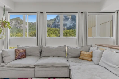 Breakfast Nook Photo of 308 37841 Cleveland Avenue, Squamish, BC