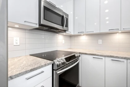 Guest Bathroom Photo of 409 22315 122 Avenue, Maple Ridge, BC