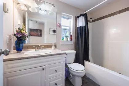 Entry Foyer Photo of 5980 Matsqui Street, Chilliwack, BC