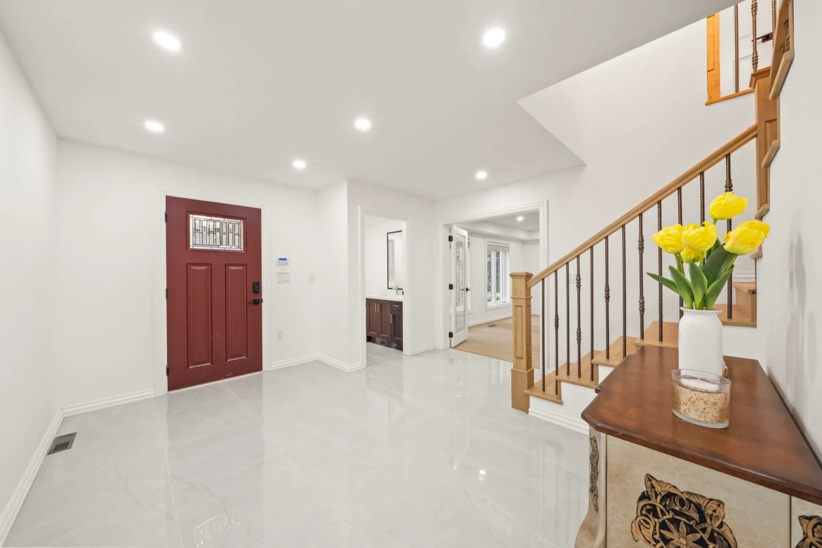 Living Room Photo of 14389 26 Avenue, Surrey, BC