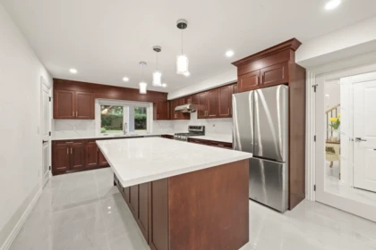 Primary Bathroom Photo of 14389 26 Avenue, Surrey, BC