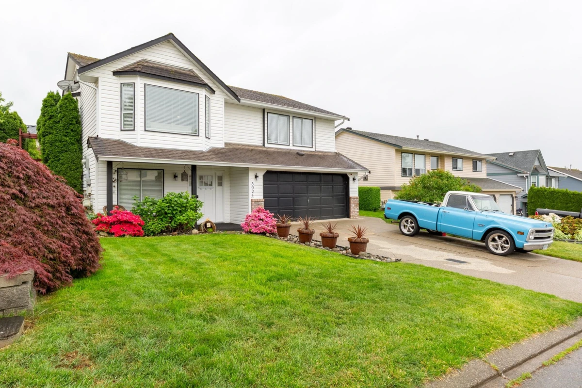 Living Room Photo of 3924 Waterton Crescent, Abbotsford, BC