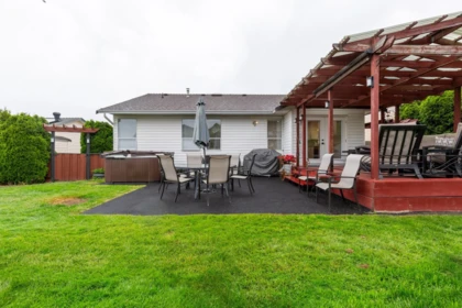 Garden / Landscaping Photo of 3924 Waterton Crescent, Abbotsford, BC