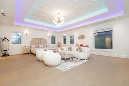 Hallway Photo of 5612 129a Street, Surrey, BC