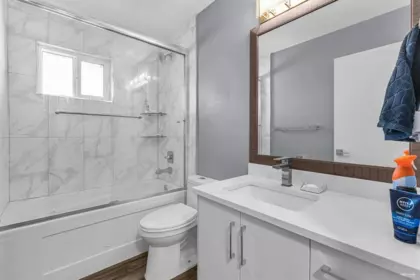 Mudroom Photo of 13572 68 Avenue, Surrey, BC